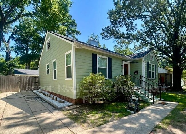 Photo - 122 E Dalzell St