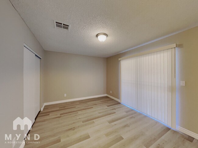 Photo - 1602 Mapleleaf St