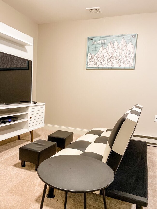 Photo - 52 Weeping Birches Ln