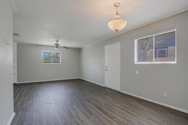 Photo - 1811 Magnolia Dr