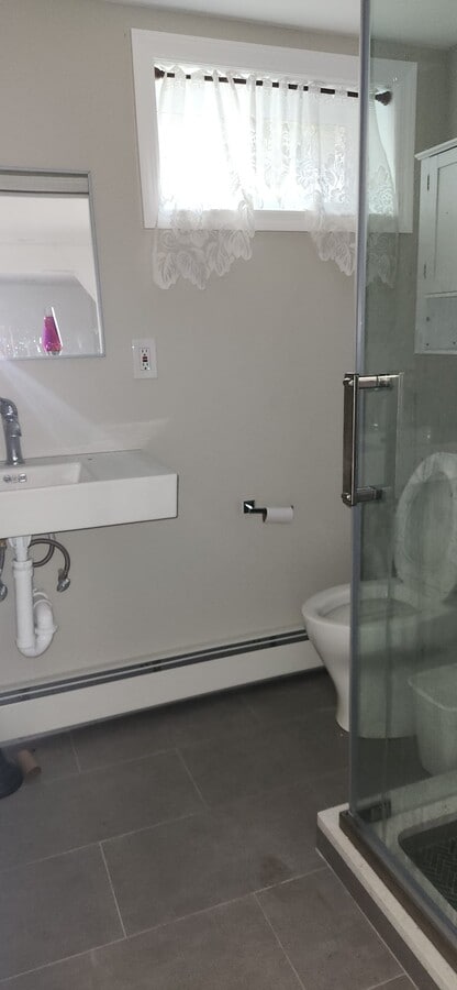 Photo - 1984 Front St