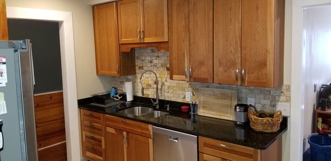 Building Photo - 1036-1040 Michigan Ave. Unit 1040 Rental