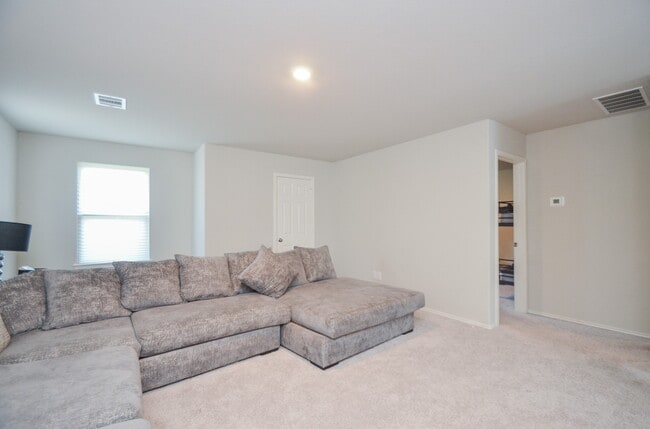 Photo - 2250 Yelverton Ter Trl