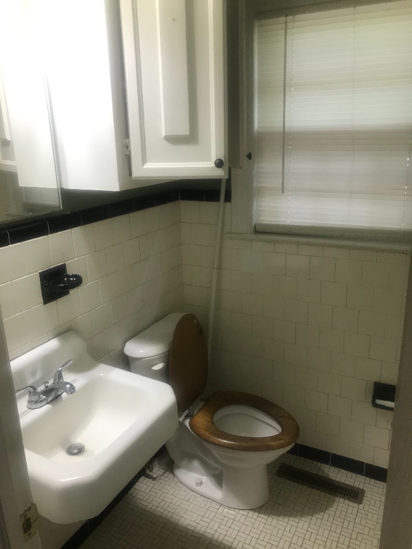 Photo - 703 Jackson Ln