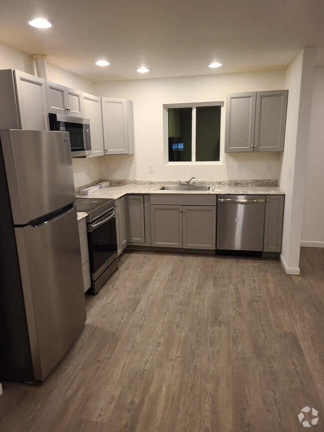 Building Photo - Duplex Left Side Rental