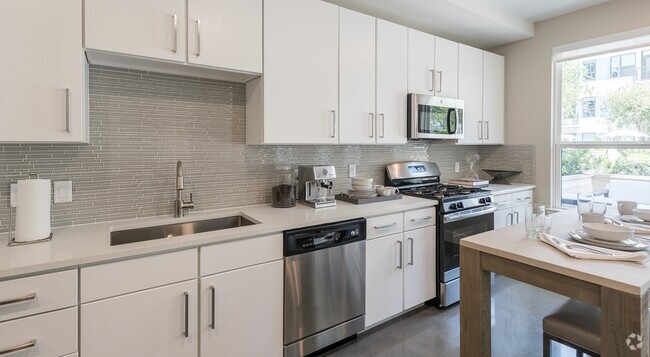 Building Photo - Now Leasing: Lower Rates & 1 Month Free Rent! Unit E25D1 Rental