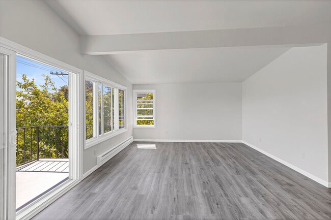 Photo - 10607 Des Moines Memorial Dr S