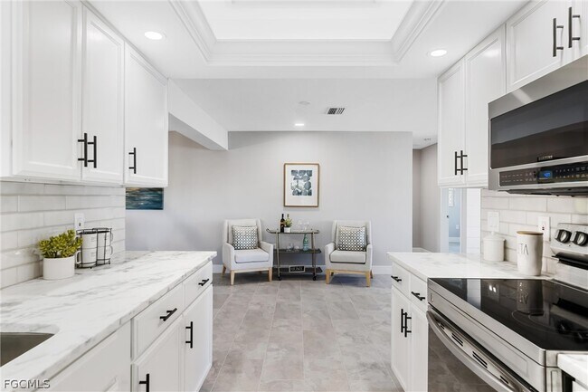 Photo - 1003 April Ln