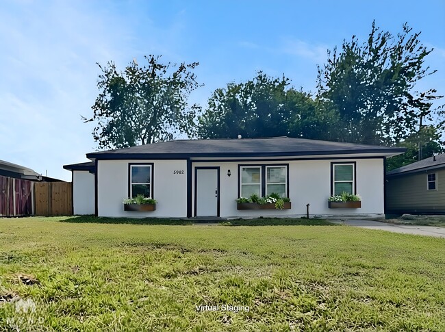 Photo - 5962 Belcrest St