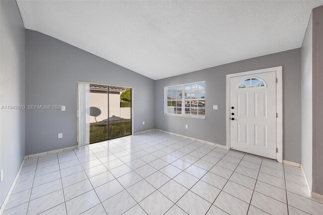 Photo - 2348 SW 138th Pl