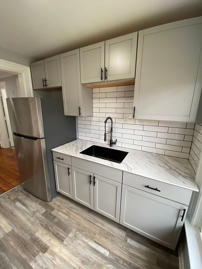 Photo - 302 Barrington St Unit 2
