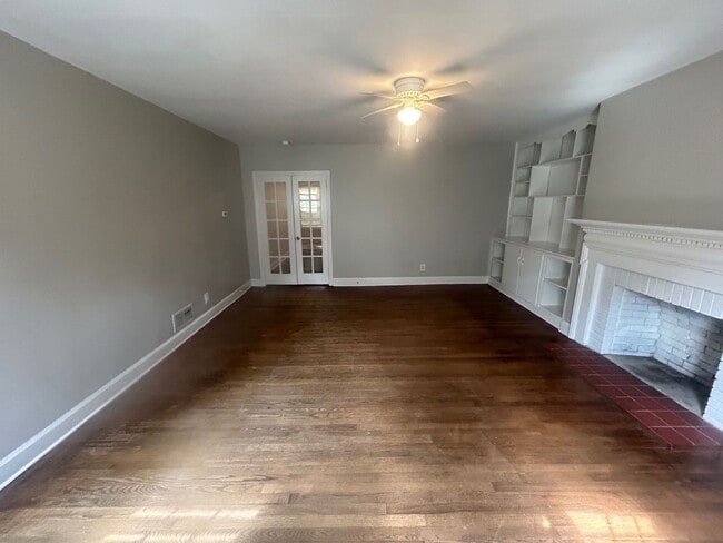 Photo - 1717 Kennedy Dr