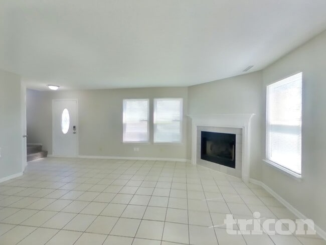 Photo - 473 Overland Dr