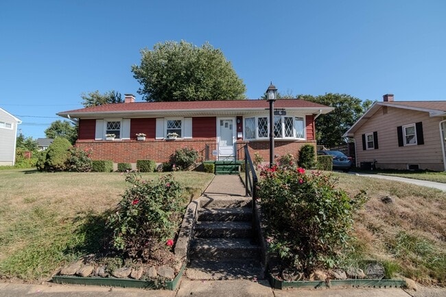 Building Photo - 6 Hammen Ave Rental