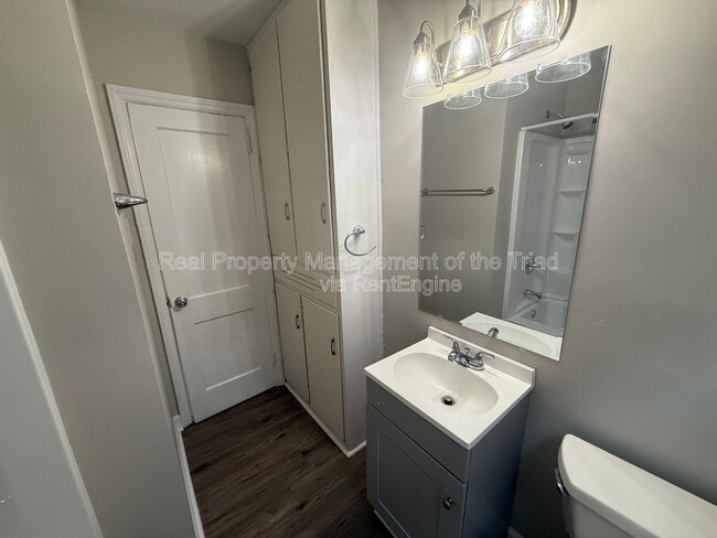 Photo - 803 Devon Dr