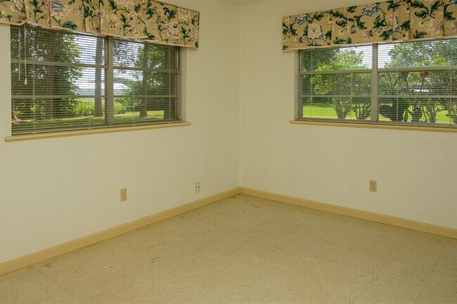 Building Photo - 9231 Kostelnik St