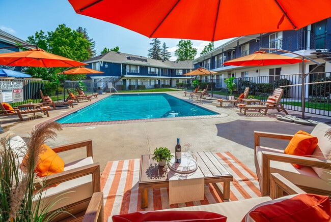 Stratford Villas Apartments