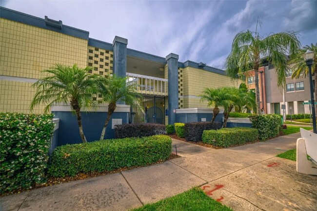 Photo - 1301 S Howard Ave Unit A6