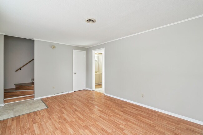 Photo - 302 Wakefield Rd