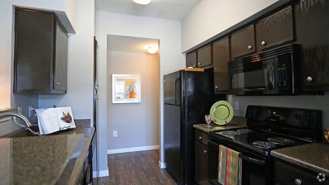 1br, 1ba_Kitchen_847 sf