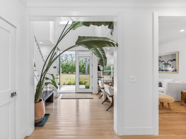 Building Photo - 17 Bayview Rd