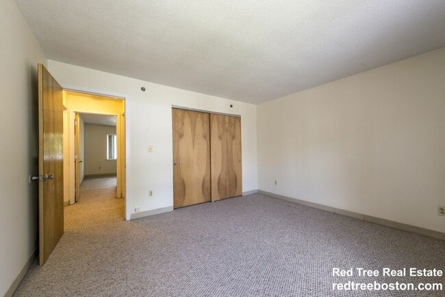 Photo - 148 N Beacon St Unidad B1