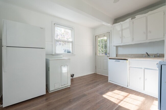 Photo - 29 Fiske St