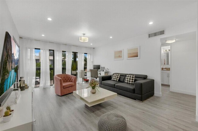 Photo - 5495 NE 25th Ave Condo Unit 200
