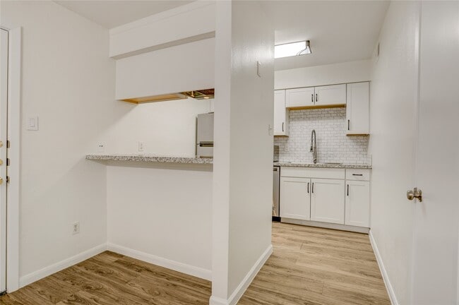 Photo - 3131 Cummins St Unit 14