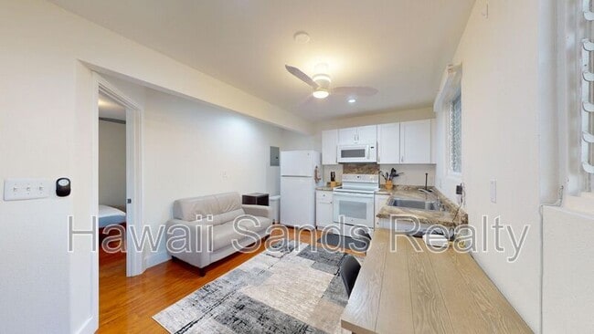 Building Photo - 4566 Sierra Dr Unit Downstairs