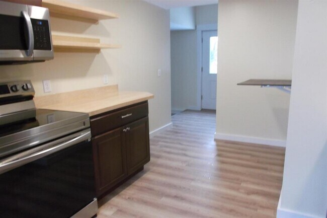 Photo - 104 Maple Park