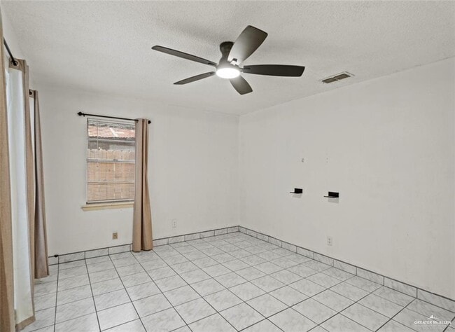 Photo - 27 E Peter St