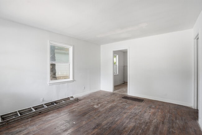 Photo - 7827 Rugby Ave