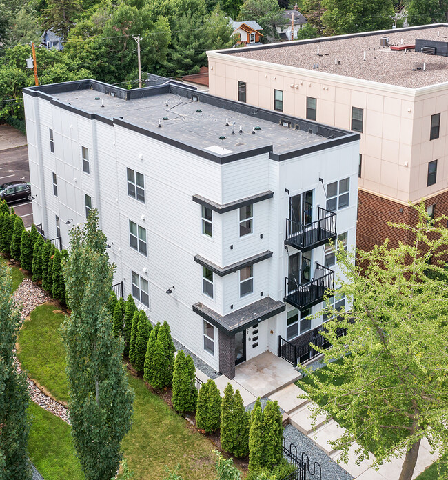 Photo - The Luxe Apartments