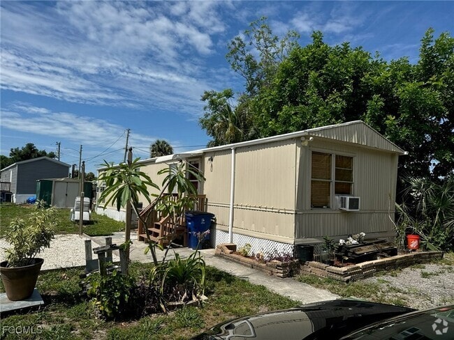 Building Photo - 714 Higgins Rd Rental
