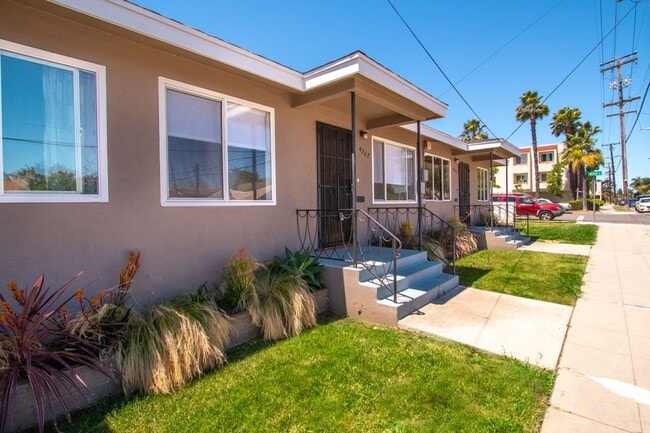 Building Photo - Charming 1 Bedroom / 1 Bath Apartment in Kensington w/ Garage Unit 4205