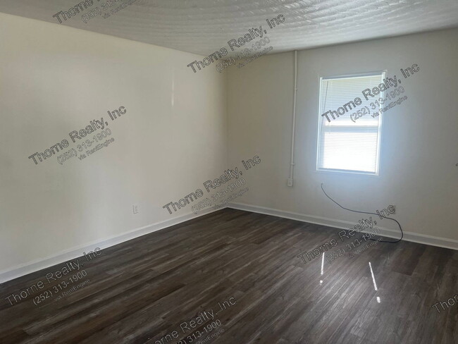Photo - 100 Burnette St
