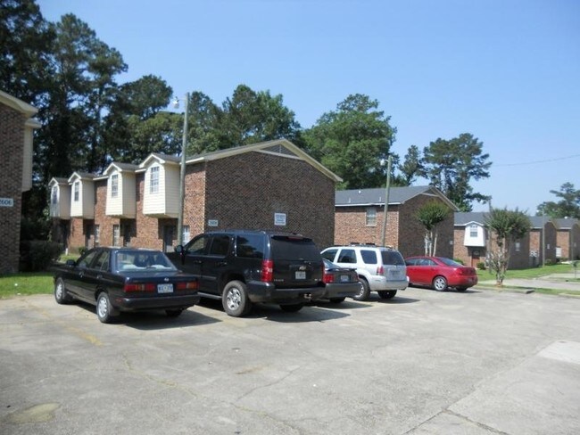 Photo - Pine Grove Apartments