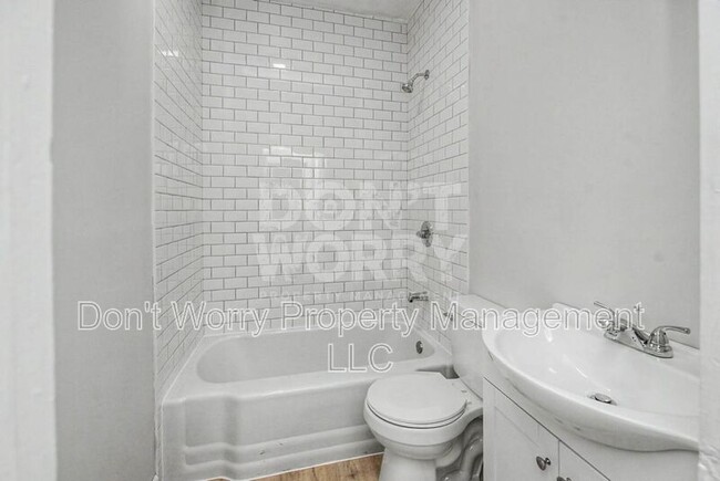 Photo - 1405 Lexington Ave Unit #B