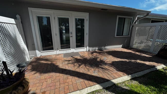 Photo - 163 Breezeway Ct