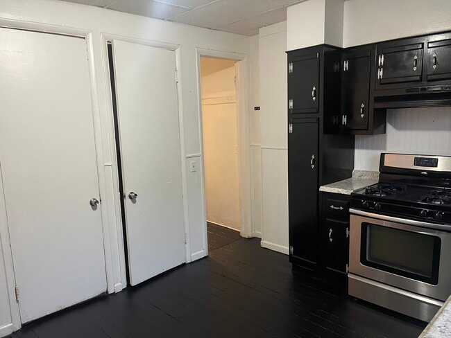 Photo - 143 Comfort St