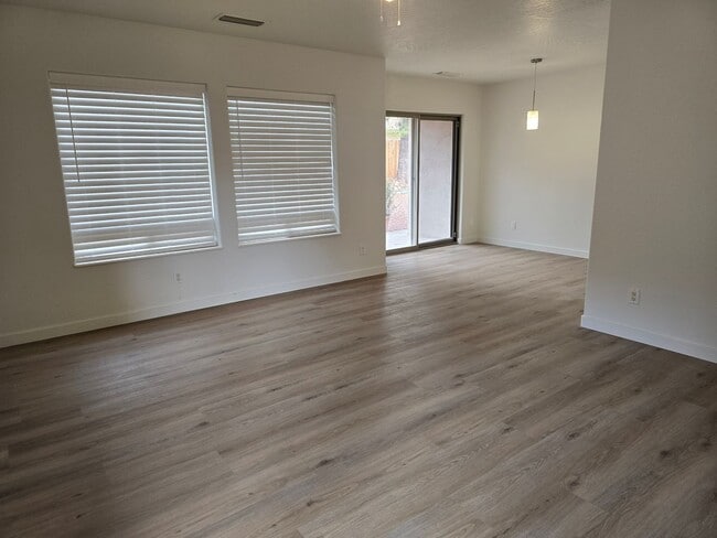 Photo - 340FOD Unit B