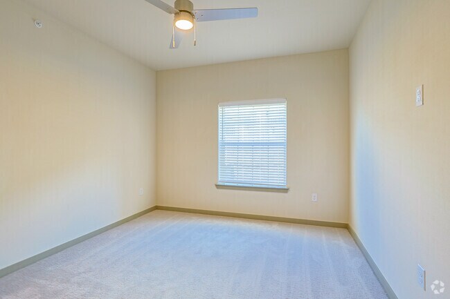 1BR, 1BA - 724SF - Bedroom