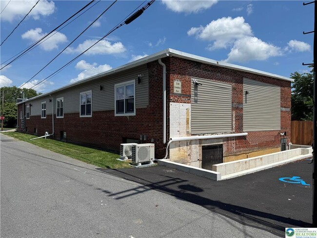 Building Photo - 330 Linden Ave Unit 5 Rental