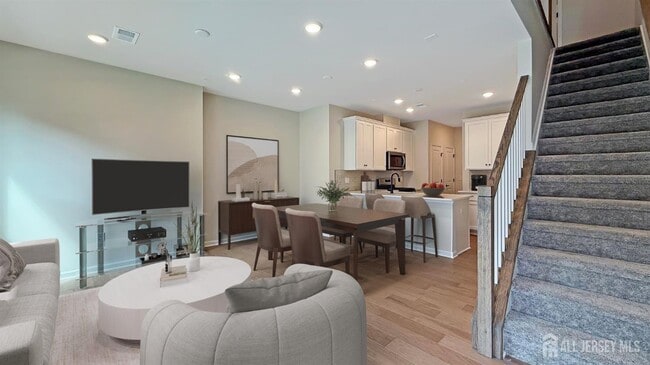 Photo - 618 Sadie Cir