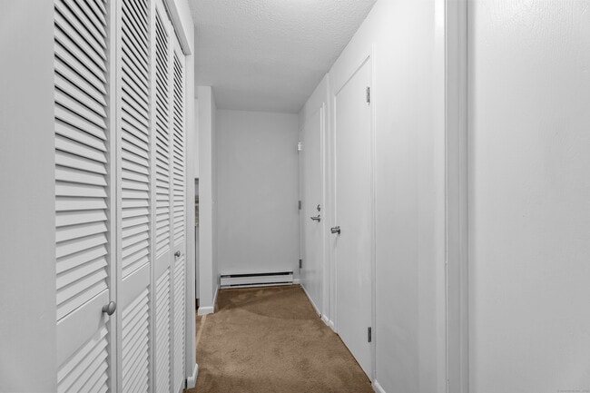 Photo - 42 N Main St