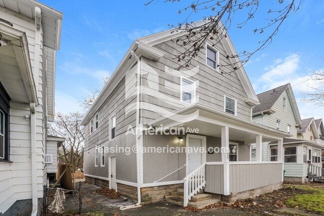 Photo - 593 Emerson St