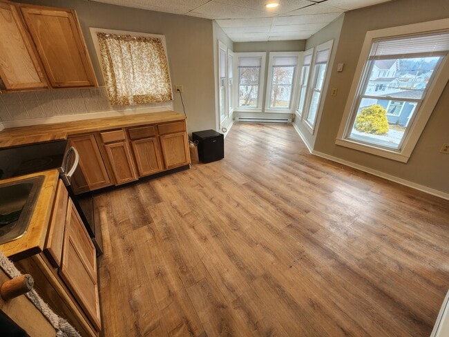 Building Photo - 11 Pearl St Unit 11 Pearl