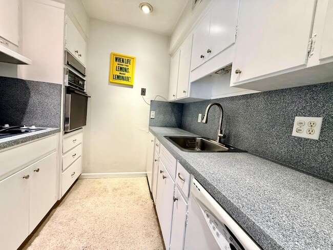 Photo - 128 Venetian Dr
