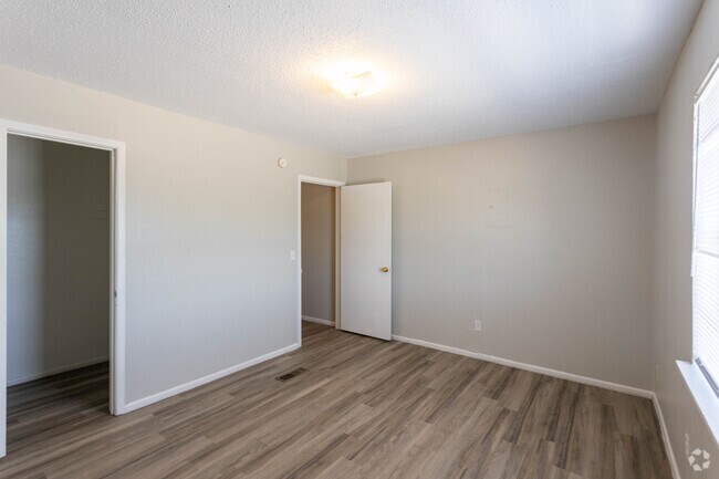 2BR, 1.5BA - 1,280 SF